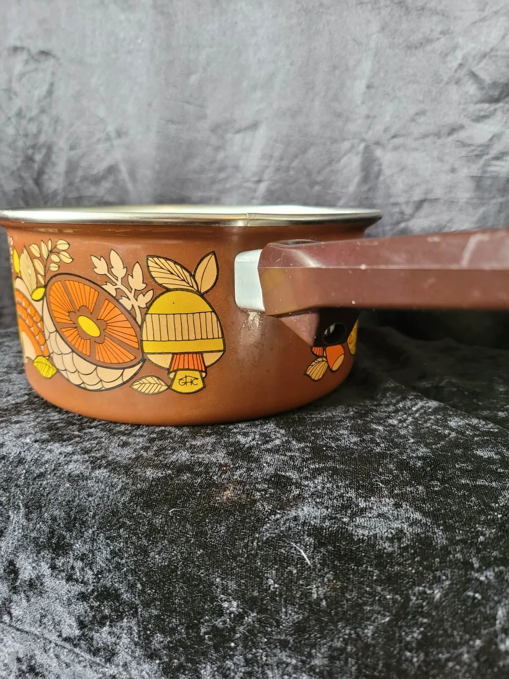 Vintage Sears Mushroom Motif Enamel Saucepan with Lid - Brown